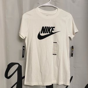 Nike white logo standard fit tee
